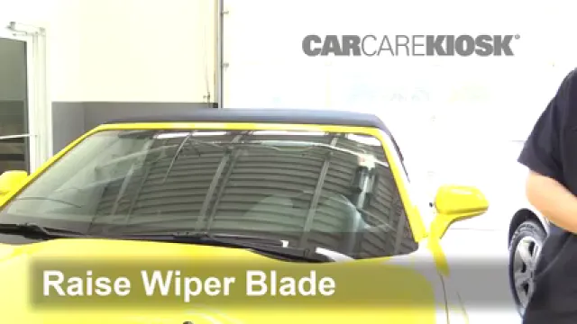 2017 Chevrolet Camaro SS 6.2L V8 Convertible Balais essuie-glace avant Changer les balais des essuie-glace